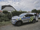 V domě v Sedlci u Plzně našli policisté téměř dvacet psů v žalostném stavu.... V domě v Sedlci u Plzně našli policisté téměř dvacet psů v žalostném stavu....