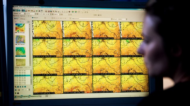 Centrla eskho hydrometeorologickho stavu pipomn leteck dispeink. (12. ervence 2018)