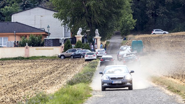 Policie a celnci zasahuj v Zooparku Ba kvli dajnmu neleglnmu zabjen tygr. Park spravuje Ludvk Berousek ze slavn cirkusov rodiny Berousk. (16. ervence 2018)