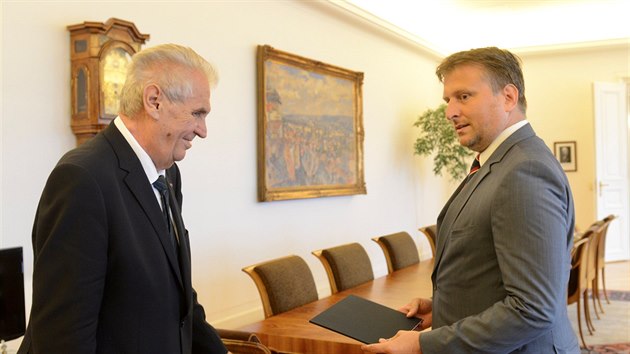 Prezident Milo Zeman jmenoval Jana Knnka ministrem spravedlnosti (10. ervence 2018).