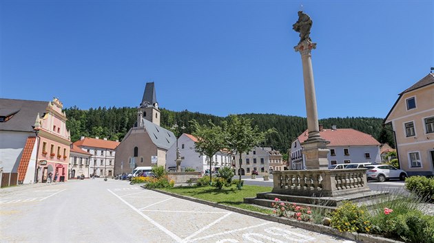 Romberk nad Vltavou m nov centrum a silnici.