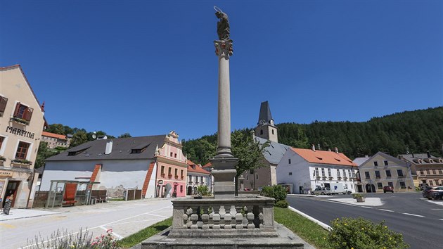 Romberk nad Vltavou m nov centrum a silnici.