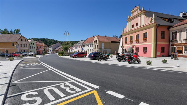 Romberk nad Vltavou m nov centrum a silnici.