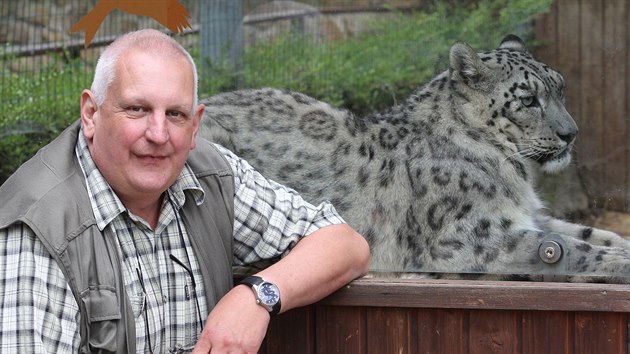 Roman Konel se stal editelem steck zoo 1. ervence 2017, do t doby v n psobil jako vedouc provoznho tvaru. Na snmku sed u vbhu irbise snnho.