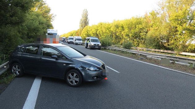 Nsledky nehody na dlnici D35 za Olomouc ve smru na Mohelnici. (16. ervence 2018)