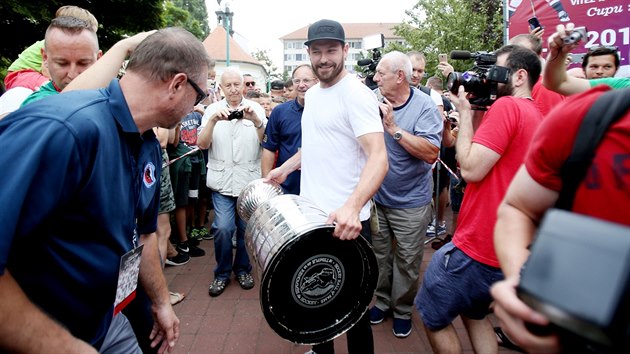 Hokejista Michal Kempn pivezl do Hodonna Stanley Cup.