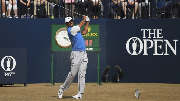 Tiger Woods v prvnm kole golfovho The Open na hiti Carnoustie.