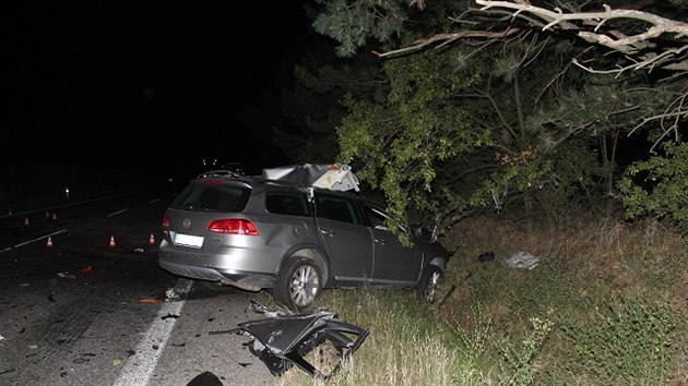 Policist a hasii museli v pondl po plnoci zasahovat u tragick nehody na Hodonnsku.