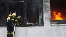 V Podolí shořela budova bývalé školky (14. 7. 2018). V Podolí shořela budova bývalé školky (14. 7. 2018).