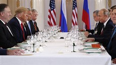 Donald Trump a Vladimir Putin na pracovním obd v Helsinkách (16. ervence...