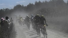 KOSTKY A PÁDY. Devátá etapa Tour de France přinesla cyklistům mnoho bolesti a... KOSTKY A PÁDY. Devátá etapa Tour de France přinesla cyklistům mnoho bolesti a...