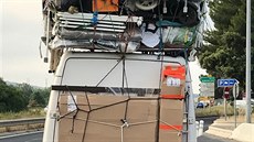 Dodávka přetížená o čtyři tuny, kterou nachytala policie v jižní Francii. Dodávka přetížená o čtyři tuny, kterou nachytala policie v jižní Francii.