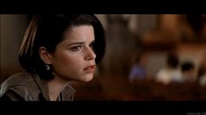 Neve Campbellová ve filmu Vískot 2 (1997)