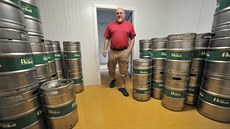 První hektolitry piva Hejkal uvařil Tomáš Petr (na snímku) se svými kamarády a... První hektolitry piva Hejkal uvařil Tomáš Petr (na snímku) se svými kamarády a...