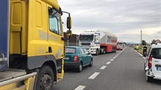 Hromadná nehoda čtyř aut na Kolínsku komplikovala dopravu Hromadná nehoda čtyř aut na Kolínsku komplikovala dopravu