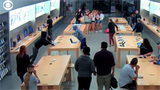 Blesková krádež v kalifornském Apple Storu Blesková krádež v kalifornském Apple Storu