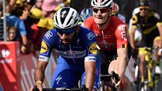 Fernando Gaviria (vpředu) a Andre Greipel na Tour de France. Fernando Gaviria (vpředu) a Andre Greipel na Tour de France.