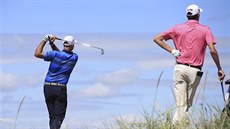 Stewart Cink (vlevo) a Chesson Hadley při tréninku na britské The Open na... Stewart Cink (vlevo) a Chesson Hadley při tréninku na britské The Open na...