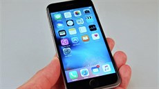 iPhone 6s je stále slušně vybavený smartphone. Apple jej spolu s modelem SE... iPhone 6s je stále slušně vybavený smartphone. Apple jej spolu s modelem SE...