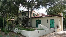 Casa Andalusia by mohla klidně stát ve Španělsku. Vypadá stále skvěle, i když... Casa Andalusia by mohla klidně stát ve Španělsku. Vypadá stále skvěle, i když...