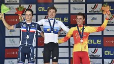 Zleva druhý francouzský cyklista Victor Lafay, vítěz švýcarský cyklista Marc... Zleva druhý francouzský cyklista Victor Lafay, vítěz švýcarský cyklista Marc...