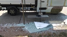 Několik zastávek městské hromadné dopravy, kde byl vylepený otevřený dopis... Několik zastávek městské hromadné dopravy, kde byl vylepený otevřený dopis...