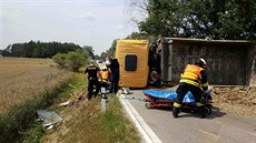 Silnice byla uzavřená celé odpoledne. Silnice byla uzavřená celé odpoledne.