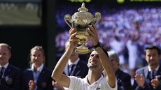 Jsem zpátky. Srbský tenista Novak Djokovi vyhrál Wimbledon, stejn jako v...