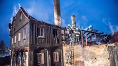 Rozsáhlý noční požár rodinného domu ve Varnsdorfu (10. července 2018) Rozsáhlý noční požár rodinného domu ve Varnsdorfu (10. července 2018)