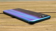 Není tomu tak dávno, co chytrým (a nejen těm) telefonům vládla zcela jasně bílá... Není tomu tak dávno, co chytrým (a nejen těm) telefonům vládla zcela jasně bílá...