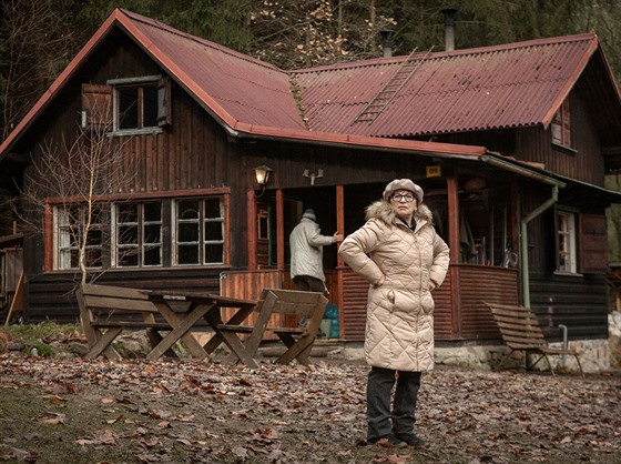 Jana Synková jako babika, která vechny tve.