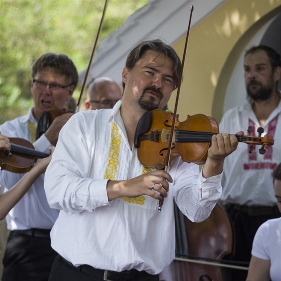 Prezident Hudebního festivalu Znojmo Jií Ludvík (na snímku uprosted)