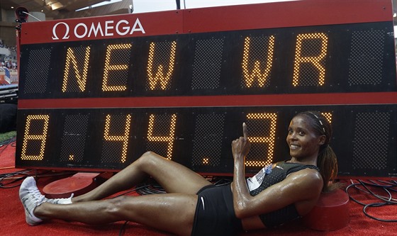 Beatrice Chepkoechová z Keni zabhla    svtový rekord na 3000 metr pekáek