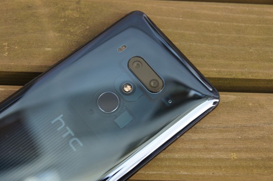 HTC U12+