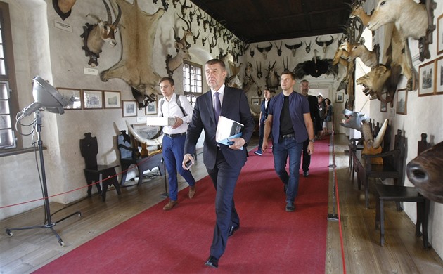 Premiér Andrej Babi na návtv státního zámku v Teli.