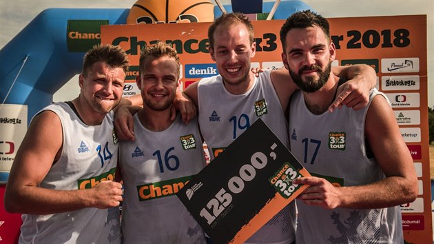 Humpolec Bernard, nejlepší tým Chance 3X3 Tour - Ondřej Dygrýn, Ondřej Šiška,... Humpolec Bernard, nejlepší tým Chance 3X3 Tour - Ondřej Dygrýn, Ondřej Šiška,...