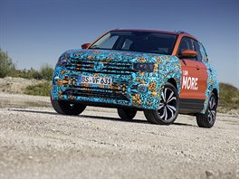 Volkswagen T-Cross maskovan prototyp