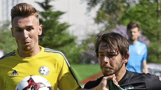 Na jae mlad stelec Dominik up (vlevo) nastupoval ve 2. lize za Varnsdorf, te ho matesk Teplice pevelely do st.