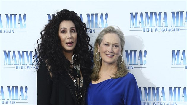 Cher a Meryl Streepov na premie filmu Mamma Mia! Here We Go Again (Londn, 16. ervence 2018)