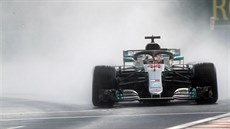 Britský jezdec formule 1 Lewis Hamilton ovládl kvalifikaci na Velkou cenu... Britský jezdec formule 1 Lewis Hamilton ovládl kvalifikaci na Velkou cenu...