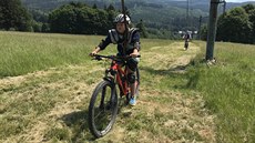 Bikepark Polevsko je jediným v kraji, kde cyklisty vozí nahoru lyaský vlek.