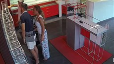 Trojice ukradla brýle, hledá je policie Trojice ukradla brýle, hledá je policie