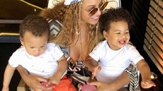 Beyoncé a její dvojata, dcera Rumi Carter a syn Sir Carter