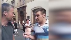 Taxikář napadl ženu kvůli upozornění, že stojí v pěší zóně Taxikář napadl ženu kvůli upozornění, že stojí v pěší zóně