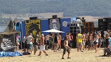 Do sobotního podledne dorazilo na technoparty odhadem mezi 2000 až 2500 lidí.... Do sobotního podledne dorazilo na technoparty odhadem mezi 2000 až 2500 lidí....
