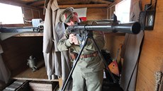 Skromně zařízené těplušky s dřevěnými palandami, ale také salonní vůz pro vyšší... Skromně zařízené těplušky s dřevěnými palandami, ale také salonní vůz pro vyšší...