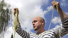 Jakub Skočdopole dokázal pomocí zvláštního kráječe zeleniny vytvořit z jediné... Jakub Skočdopole dokázal pomocí zvláštního kráječe zeleniny vytvořit z jediné...