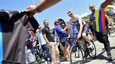 Hvězdy Tour se na trati nemohou cítit bezpečně. Zvlášť sledovaným mužem je... Hvězdy Tour se na trati nemohou cítit bezpečně. Zvlášť sledovaným mužem je...