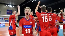 Radost českých volejbalistů z postupu do finále juniorského ME. Radost českých volejbalistů z postupu do finále juniorského ME.