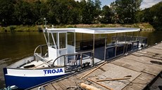 Nový přívoz bude od konce letošního července pendlovat po Vtavě mezi břehy... Nový přívoz bude od konce letošního července pendlovat po Vtavě mezi břehy...